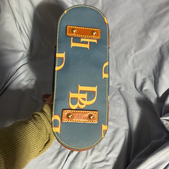 GUC Dooney & Bourke MonogramCrossbody Bag, Color Jeans - Picture 3 of 6